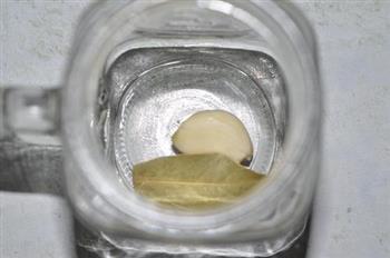 油渍番茄怎么做，油渍番茄怎么做好吃，油渍番茄做法