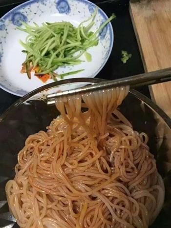 凉拌米线怎么做，凉拌米线怎么做好吃，凉拌米线做法