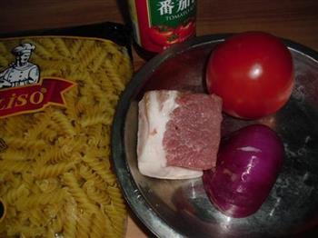 番茄肉酱炒意粉怎么做，番茄肉酱炒意粉怎么做好吃，番茄肉酱炒意粉做法
