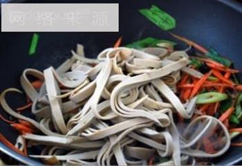 豆豉青蒜炒三丝怎么做，豆豉青蒜炒三丝怎么做好吃，豆豉青蒜炒三丝做法
