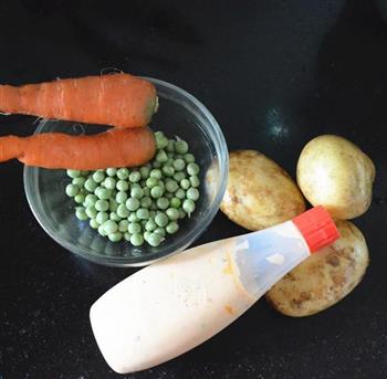 土豆胡萝卜沙拉丁怎么做，土豆胡萝卜沙拉丁怎么做好吃，土豆胡萝卜沙拉丁做法