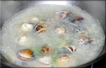 虾仁豆腐海蛤汤怎么做，虾仁豆腐海蛤汤怎么做好吃，虾仁豆腐海蛤汤做法