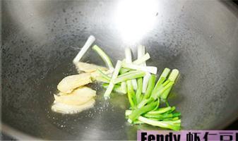 虾仁豆腐海蛤汤怎么做，虾仁豆腐海蛤汤怎么做好吃，虾仁豆腐海蛤汤做法
