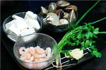 虾仁豆腐海蛤汤怎么做，虾仁豆腐海蛤汤怎么做好吃，虾仁豆腐海蛤汤做法