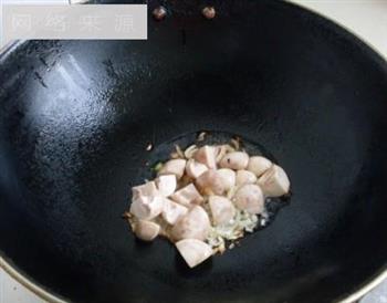 口蘑烧炸豆腐怎么做，口蘑烧炸豆腐怎么做好吃，口蘑烧炸豆腐做法