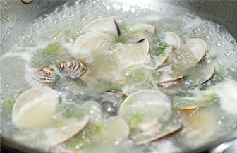 虾仁豆腐海蛤汤怎么做，虾仁豆腐海蛤汤怎么做好吃，虾仁豆腐海蛤汤做法