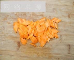 黑木耳炒三素怎么做，黑木耳炒三素怎么做好吃，黑木耳炒三素做法