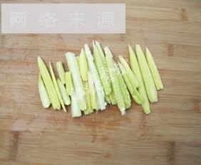 黑木耳炒三素怎么做，黑木耳炒三素怎么做好吃，黑木耳炒三素做法
