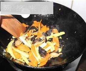 黑木耳炒三素怎么做，黑木耳炒三素怎么做好吃，黑木耳炒三素做法
