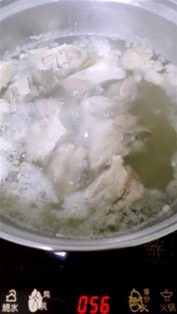 猴头菇排骨汤怎么做，猴头菇排骨汤怎么做好吃，猴头菇排骨汤做法