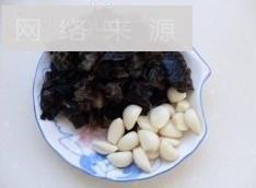 大蒜烧木耳怎么做，大蒜烧木耳怎么做好吃，大蒜烧木耳做法