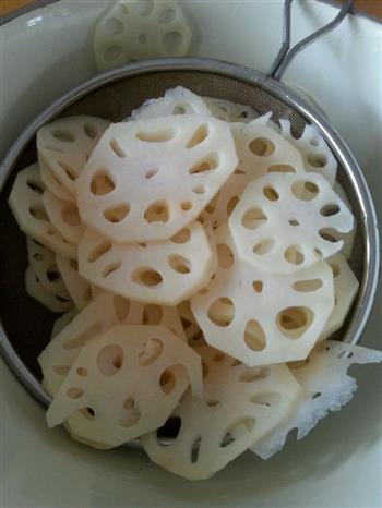 蜂蜜鲜橙汁浇藕片怎么做，蜂蜜鲜橙汁浇藕片怎么做好吃，蜂蜜鲜橙汁浇藕片做法