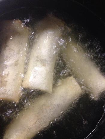牛肉蔬菜馅儿春卷怎么做，牛肉蔬菜馅儿春卷怎么做好吃，牛肉蔬菜馅儿春卷做法