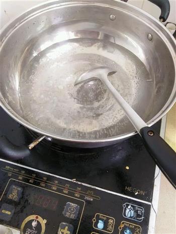 自制超好吃凉粉夏日必备怎么做，自制超好吃凉粉夏日必备怎么做好吃，自制超好吃凉粉夏日必备做法