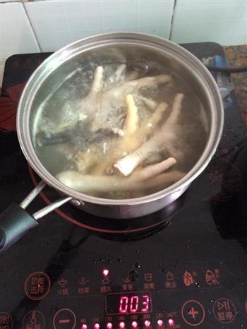 花生鸡脚煲木瓜怎么做，花生鸡脚煲木瓜怎么做好吃，花生鸡脚煲木瓜做法