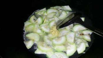 胡瓜鸡蛋鲜贝汤怎么做，胡瓜鸡蛋鲜贝汤怎么做好吃，胡瓜鸡蛋鲜贝汤做法