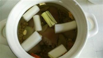 黄豆猪蹄汤怎么做，黄豆猪蹄汤怎么做好吃，黄豆猪蹄汤做法