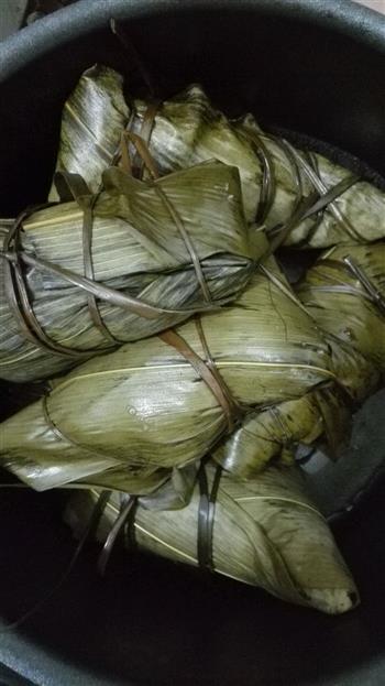 广式海鲜咸肉粽怎么做，广式海鲜咸肉粽怎么做好吃，广式海鲜咸肉粽做法