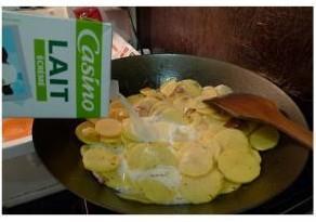 奶香培根焗土豆怎么做,奶香培根焗土豆怎么做好吃,奶香培根焗土豆做法 奶香培根焗土豆怎么做,奶香培根焗土豆怎么做好吃,奶香培根焗土豆做法