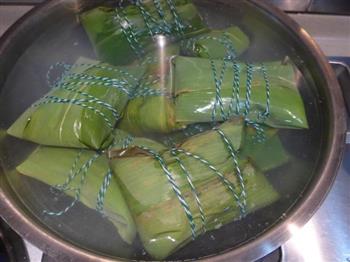 蛋黄栗子咸肉粽怎么做，蛋黄栗子咸肉粽怎么做好吃，蛋黄栗子咸肉粽做法