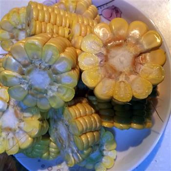 虫草花玉米煲龙骨怎么做，虫草花玉米煲龙骨怎么做好吃，虫草花玉米煲龙骨做法