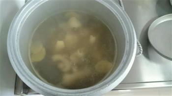 电饭锅猪脚竹笋汤怎么做，电饭锅猪脚竹笋汤怎么做好吃，电饭锅猪脚竹笋汤做法
