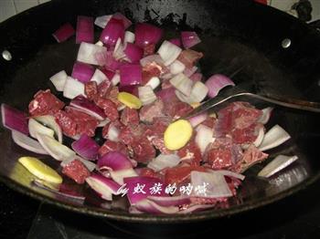 土豆炖牛肉怎么做，土豆炖牛肉怎么做好吃，土豆炖牛肉做法