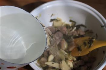 雪菜白肉土豆粉怎么做，雪菜白肉土豆粉怎么做好吃，雪菜白肉土豆粉做法