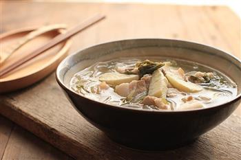 雪菜白肉土豆粉怎么做，雪菜白肉土豆粉怎么做好吃，雪菜白肉土豆粉做法