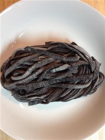 奶油白酱黑珍珠面怎么做，奶油白酱黑珍珠面怎么做好吃，奶油白酱黑珍珠面做法