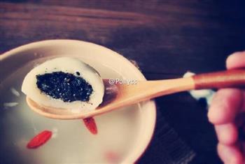 玫瑰黑芝麻汤圆怎么做，玫瑰黑芝麻汤圆怎么做好吃，玫瑰黑芝麻汤圆做法