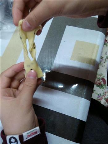 套花麻花怎么做，套花麻花怎么做好吃，套花麻花做法