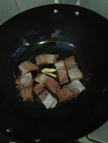 青椒嫩姜烧财鱼怎么做，青椒嫩姜烧财鱼怎么做好吃，青椒嫩姜烧财鱼做法