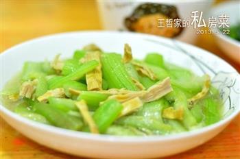 笋干炒丝瓜怎么做，笋干炒丝瓜怎么做好吃，笋干炒丝瓜做法