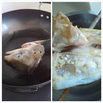 三文鱼头豆腐煲怎么做，三文鱼头豆腐煲怎么做好吃，三文鱼头豆腐煲做法
