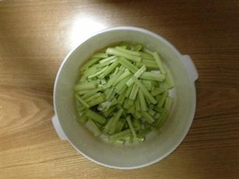 香芹拌黄豆怎么做，香芹拌黄豆怎么做好吃，香芹拌黄豆做法