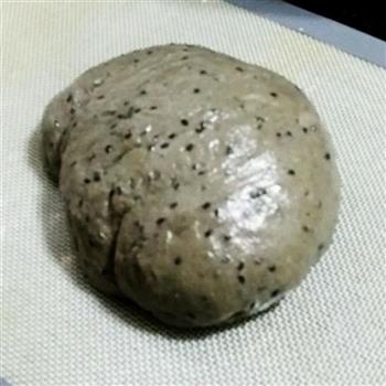 黑芝麻糊软面包怎么做，黑芝麻糊软面包怎么做好吃，黑芝麻糊软面包做法