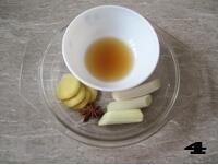 菌菇干煲鸡腿怎么做，菌菇干煲鸡腿怎么做好吃，菌菇干煲鸡腿做法