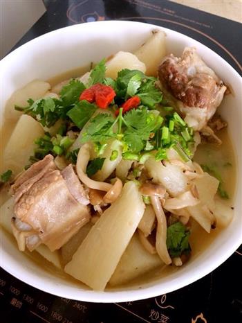 山药蟹味菇排骨汤怎么做，山药蟹味菇排骨汤怎么做好吃，山药蟹味菇排骨汤做法