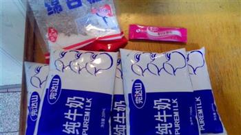 自制浓稠酸奶怎么做，自制浓稠酸奶怎么做好吃，自制浓稠酸奶做法