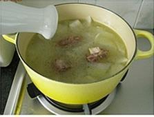 牛尾萝卜汤怎么做，牛尾萝卜汤怎么做好吃，牛尾萝卜汤做法