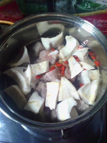 榴莲壳排骨汤怎么做，榴莲壳排骨汤怎么做好吃，榴莲壳排骨汤做法
