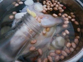 荸荠花生炖鸡汤怎么做，荸荠花生炖鸡汤怎么做好吃，荸荠花生炖鸡汤做法