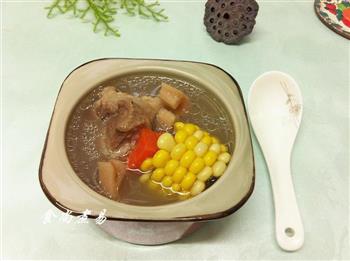 玉米莲藕筒骨汤怎么做，玉米莲藕筒骨汤怎么做好吃，玉米莲藕筒骨汤做法
