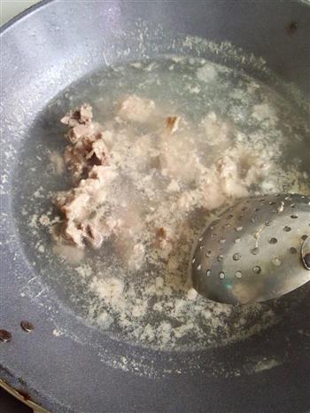 清爽的芋头炖排骨怎么做，清爽的芋头炖排骨怎么做好吃，清爽的芋头炖排骨做法