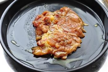 奶酪板栗烤鸡肉怎么做，奶酪板栗烤鸡肉怎么做好吃，奶酪板栗烤鸡肉做法