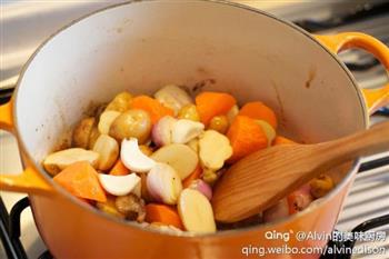 胡萝卜炖鸡怎么做，胡萝卜炖鸡怎么做好吃，胡萝卜炖鸡做法