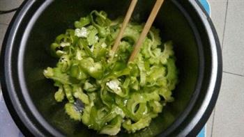 糖醋苦瓜-夏日清热祛火神蔬怎么做，糖醋苦瓜-夏日清热祛火神蔬怎么做好吃，糖醋苦瓜-夏日清热祛火神蔬做法