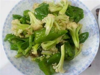 花菜炒辣椒怎么做，花菜炒辣椒怎么做好吃，花菜炒辣椒做法