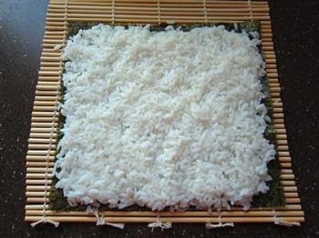 金枪鱼沙拉紫菜包饭怎么做，金枪鱼沙拉紫菜包饭怎么做好吃，金枪鱼沙拉紫菜包饭做法